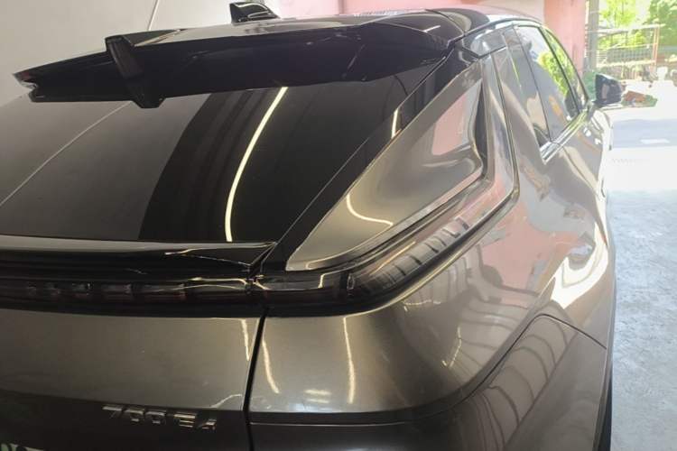 Used Cadillac LYRIQ 2022 Four-Wheel-Drive High-Performance Deluxe Edition Right Rear Taillight