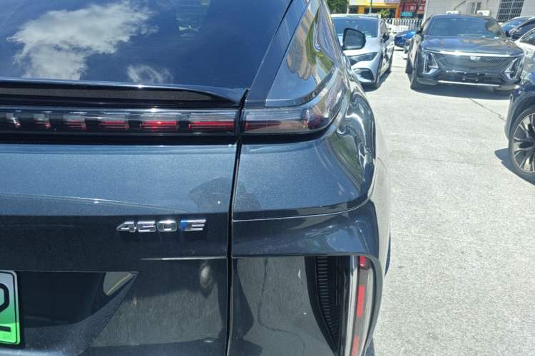 Used Cadillac LYRIQ 2022 Rear-Drive Long-Range Luxury Edition Right Rear Taillight