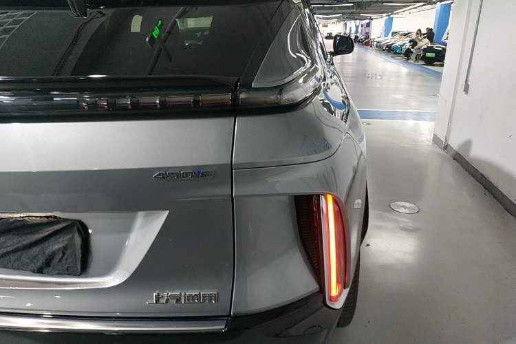 Used Cadillac LYRIQ 2022 Rear-Drive Long-Range Prestige Edition Right Rear Taillight
