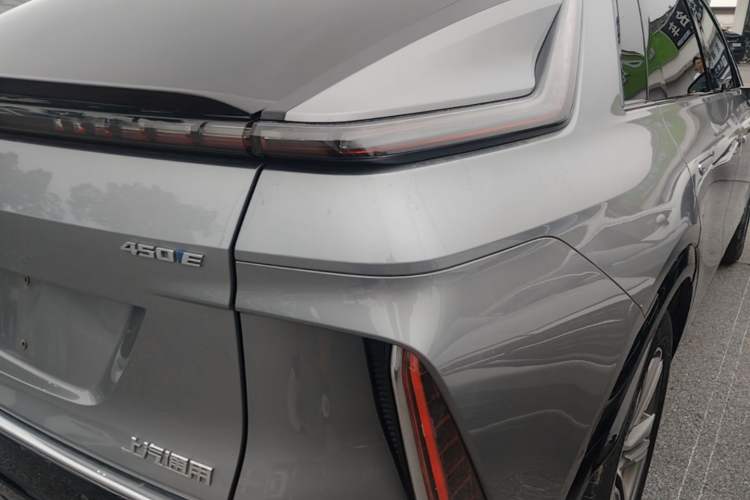 Used Cadillac LYRIQ 2022 Rear-Drive Long-Range Luxury Edition Right Rear Taillight