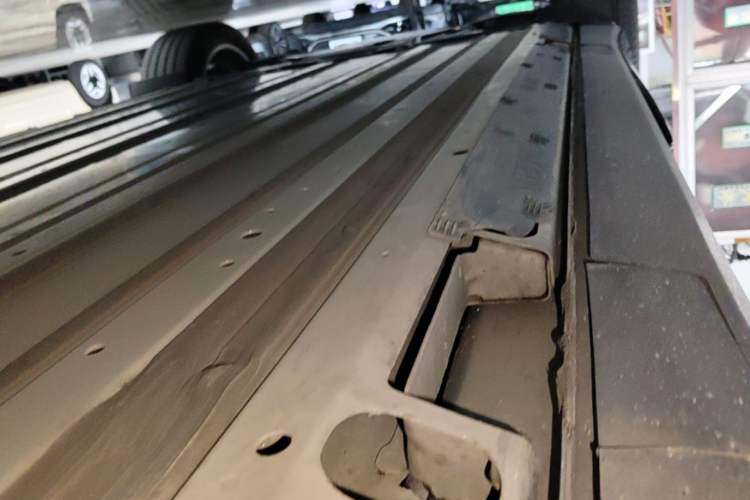 Used Cadillac LYRIQ 2022 Four-Wheel-Drive High-Performance Deluxe Edition Right Side Sill