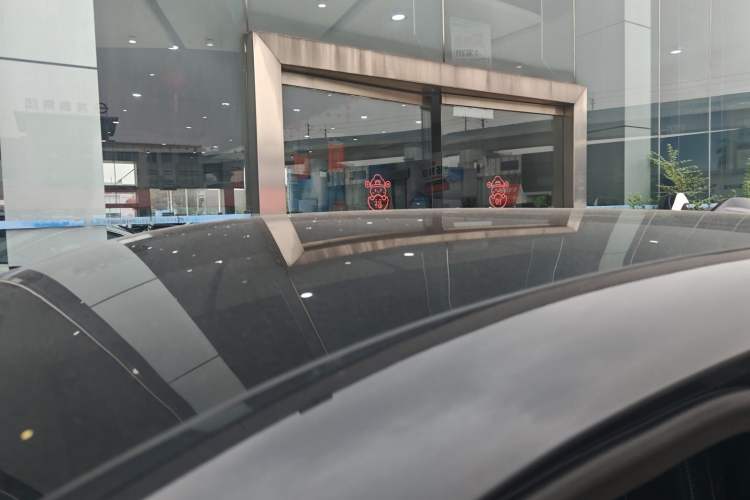 Used Cadillac LYRIQ 2022 Rear-Drive Long-Range Luxury Edition Roof