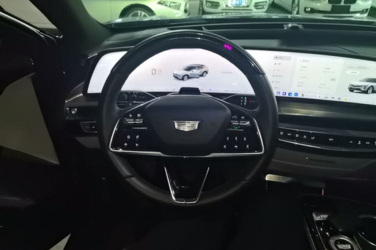 Used Cadillac LYRIQ 2022 Rear-Drive Long-Range Luxury Edition Steering Wheel