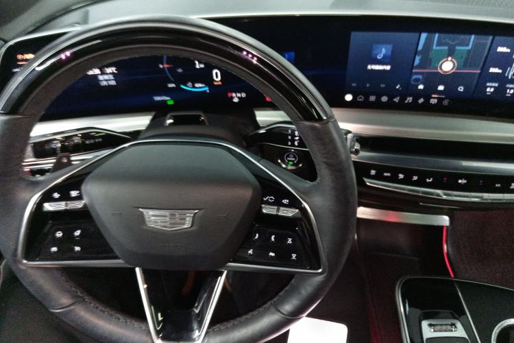 Used Cadillac LYRIQ 2022 Rear-Drive Long-Range Luxury Edition Steering Wheel