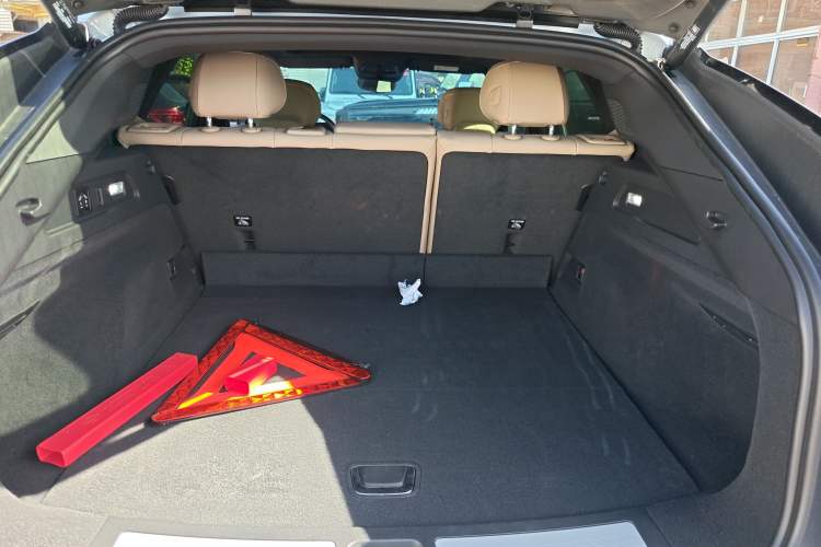 Used Cadillac LYRIQ 2022 Rear-Drive Long-Range Prestige Edition Trunk