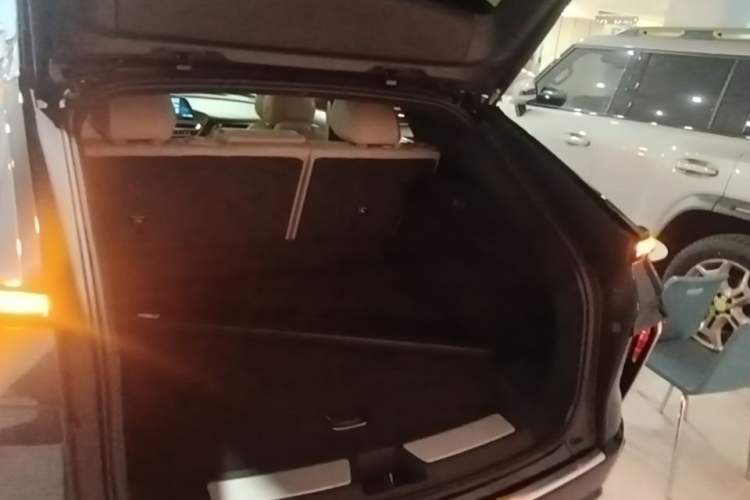 Used Cadillac LYRIQ 2022 Rear-Drive Long-Range Prestige Edition Trunk