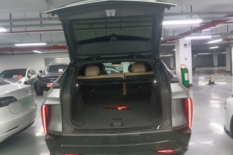 Used Cadillac LYRIQ 2022 Four-Wheel-Drive High-Performance Deluxe Edition Trunk
