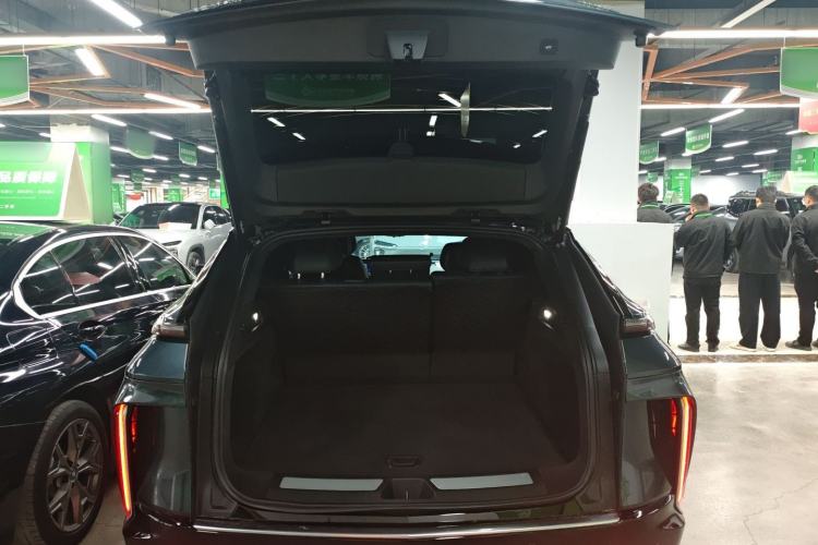 Used Cadillac LYRIQ 2022 Rear-Drive Long-Range Prestige Edition Trunk