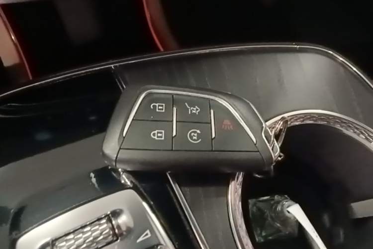 Used Cadillac LYRIQ 2022 Rear-Drive Long-Range Prestige Edition Vehicle Key