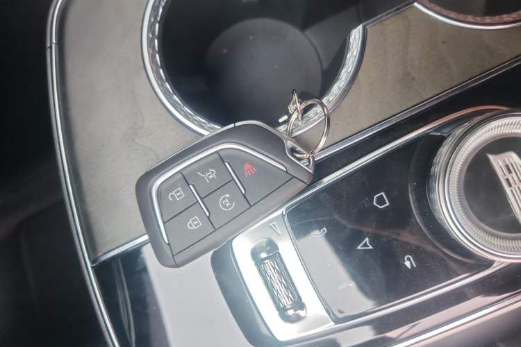 Used Cadillac LYRIQ 2022 Rear-Drive Long-Range Luxury Edition Vehicle Key