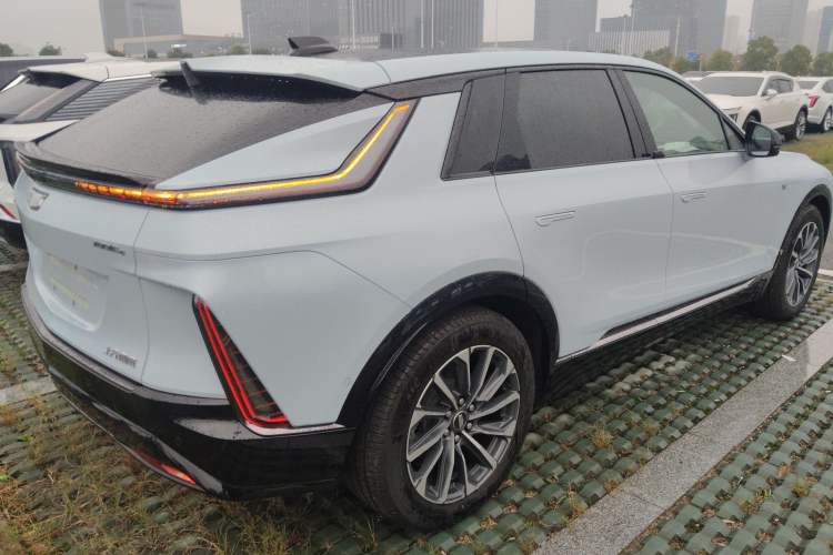 Used Cadillac LYRIQ 2022 Four-Wheel-Drive High-Performance Deluxe Edition Exterior 5