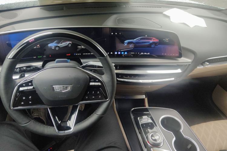 Used Cadillac LYRIQ 2022 Four-Wheel-Drive High-Performance Deluxe Edition Interior 2
