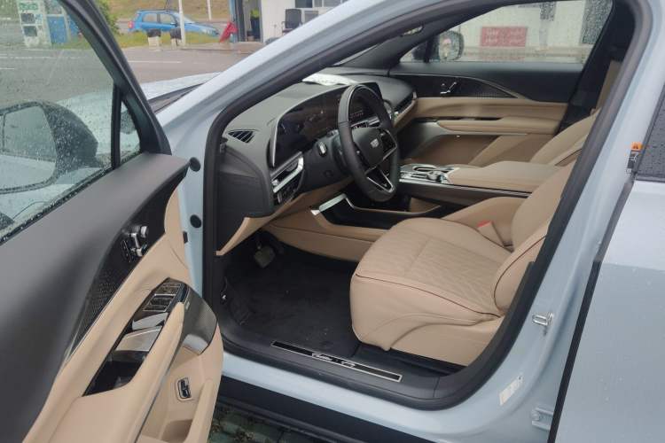 Used Cadillac LYRIQ 2022 Four-Wheel-Drive High-Performance Deluxe Edition Interior 3