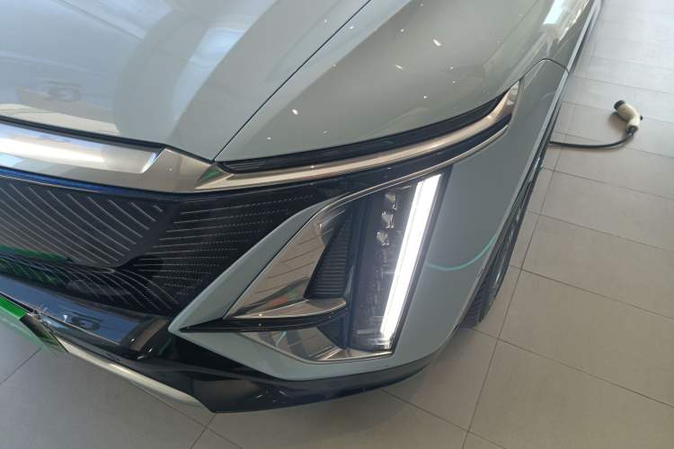 Used Cadillac LYRIQ 2022 Rear-Drive Long-Range Prestige Edition Left Front Headlight