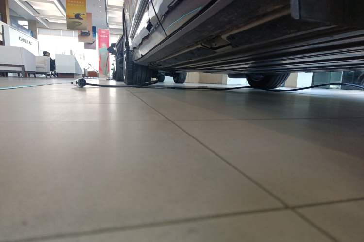Used Cadillac LYRIQ 2022 Rear-Drive Long-Range Prestige Edition Left Side Sill