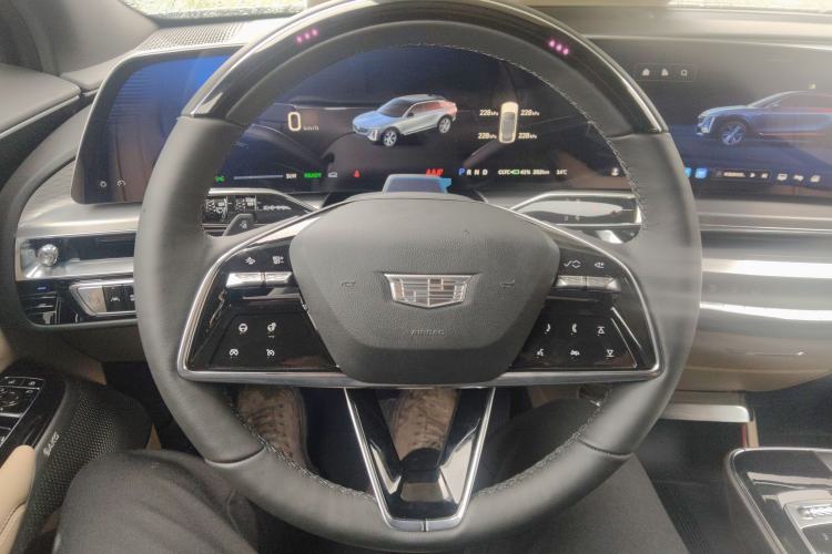 Used Cadillac LYRIQ 2022 Four-Wheel-Drive High-Performance Deluxe Edition Steering Wheel