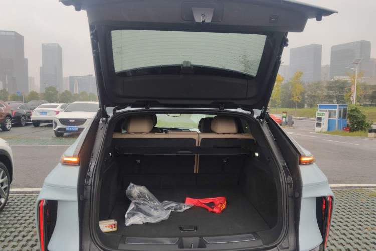 Used Cadillac LYRIQ 2022 Four-Wheel-Drive High-Performance Deluxe Edition Trunk