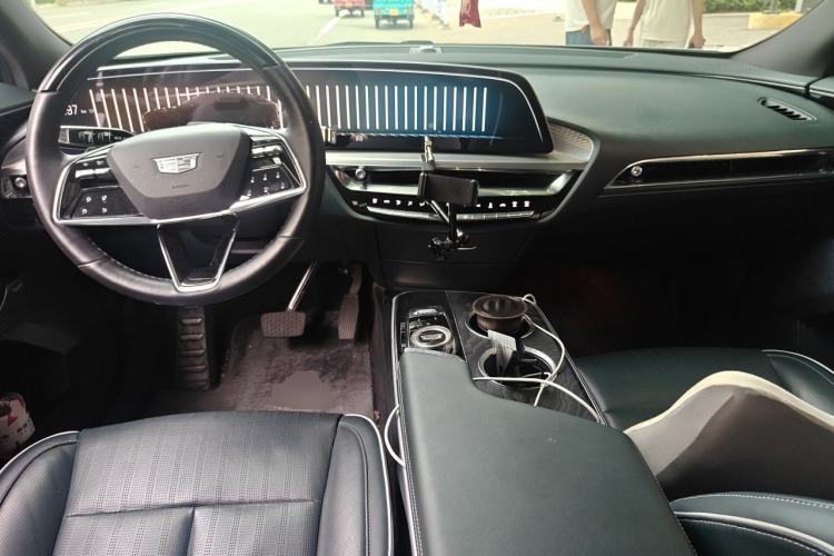 Used Cadillac LYRIQ 2022 Rear-Drive Long-Range Prestige Edition Center Console