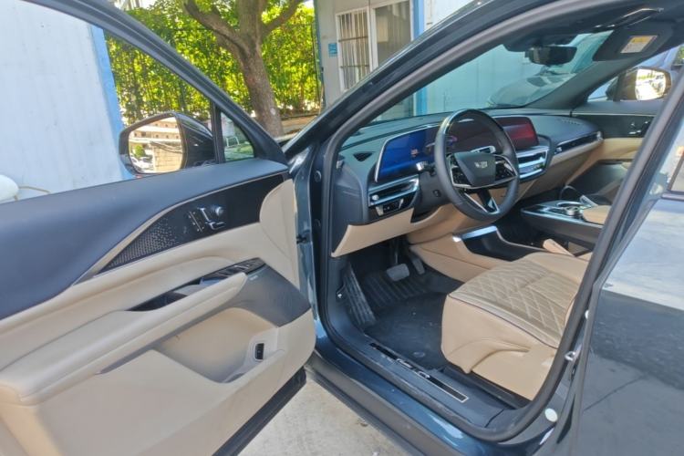 Used Cadillac LYRIQ 2022 Rear-Drive Long-Range Prestige Edition Driver Seat