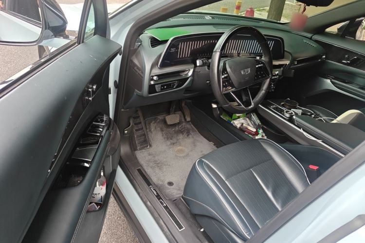 Used Cadillac LYRIQ 2022 Rear-Drive Long-Range Prestige Edition Driver Seat