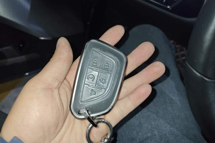 Used Cadillac LYRIQ 2022 Rear-Drive Long-Range Luxury Edition Vehicle Key