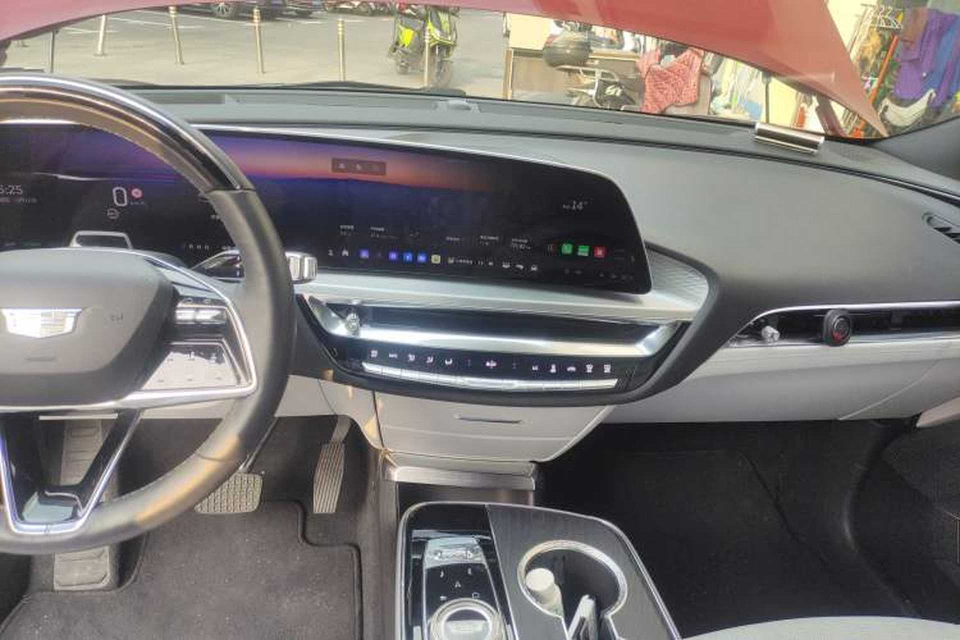 Used Cadillac LYRIQ 2022 Rear-Drive Long-Range Luxury Edition Audio And AC Panel