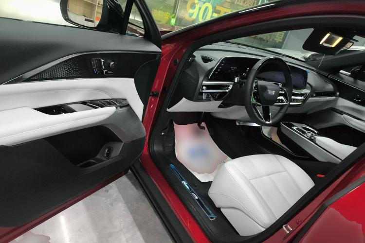 Used Cadillac LYRIQ 2022 Rear-Drive Long-Range Luxury Edition Driver Seat