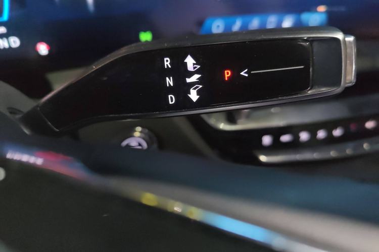 Used Cadillac LYRIQ 2022 Rear-Drive Long-Range Luxury Edition Gear Lever