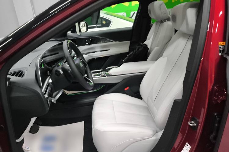 Used Cadillac LYRIQ 2022 Rear-Drive Long-Range Luxury Edition Left Front Seat