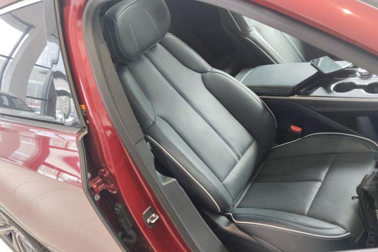 Used Cadillac LYRIQ 2022 Rear-Drive Long-Range Prestige Edition Right Front Seat