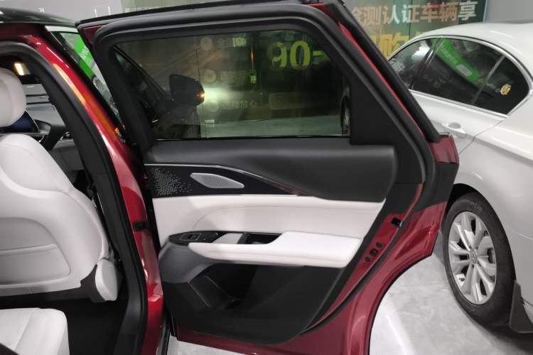 Used Cadillac LYRIQ 2022 Rear-Drive Long-Range Luxury Edition Right Rear Door Interior