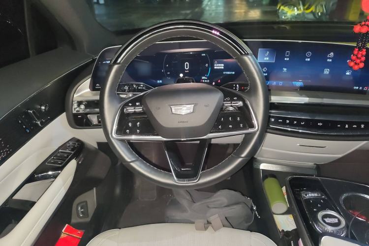 Used Cadillac LYRIQ 2022 Rear-Drive Long-Range Luxury Edition Steering Wheel