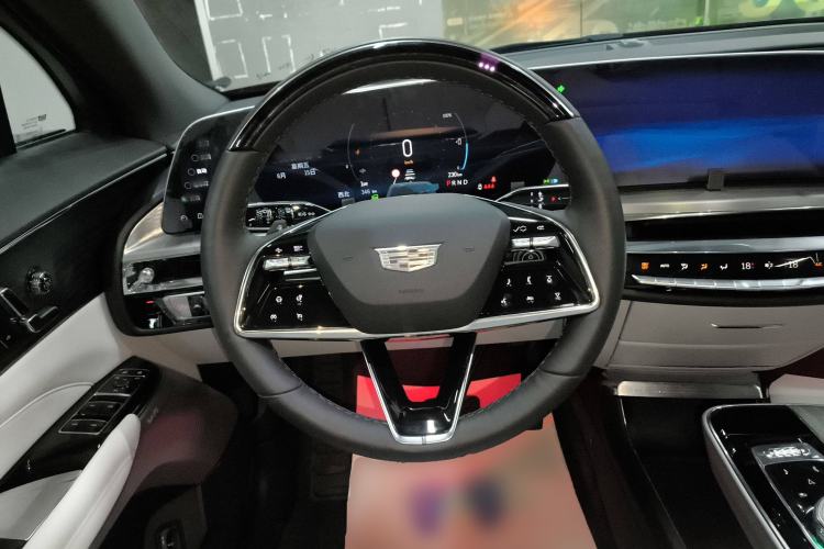 Used Cadillac LYRIQ 2022 Rear-Drive Long-Range Luxury Edition Steering Wheel