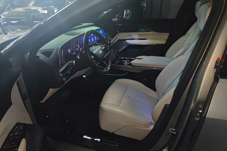 Used Cadillac LYRIQ 2022 Rear-Drive Long-Range Luxury Edition Driver Seat