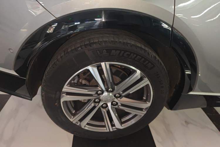 Used Cadillac LYRIQ 2022 Rear-Drive Long-Range Luxury Edition Exterior 5
