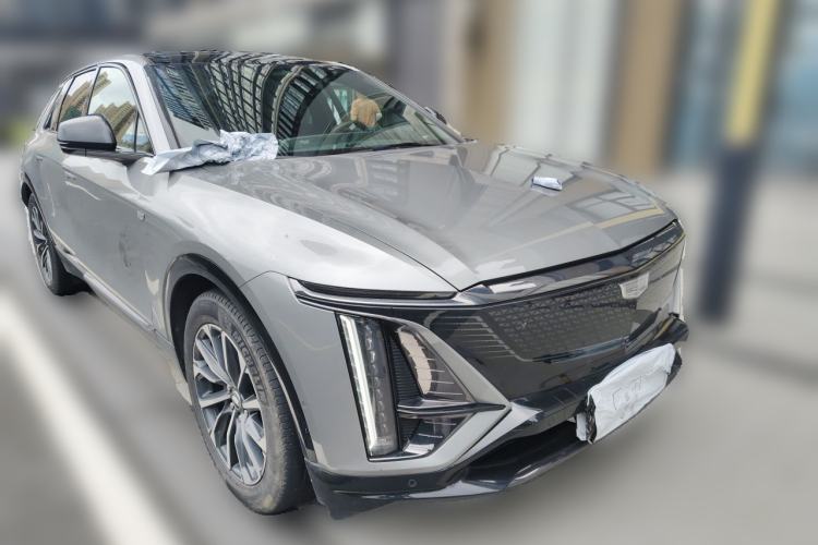 Used Cadillac LYRIQ 2022 Four-Wheel-Drive High-Performance Deluxe Edition Front Right 45 Deg