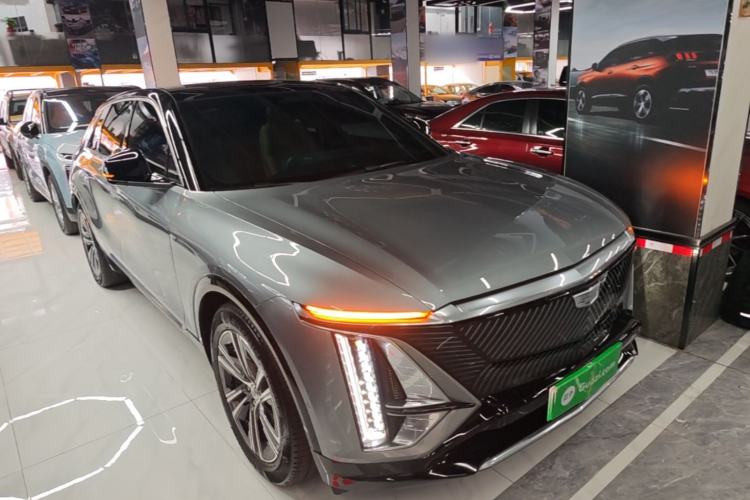 Used Cadillac LYRIQ 2022 Rear-Drive Long-Range Prestige Edition Front Right 45 Deg