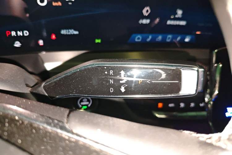 Used Cadillac LYRIQ 2022 Rear-Drive Long-Range Prestige Edition Gear Lever