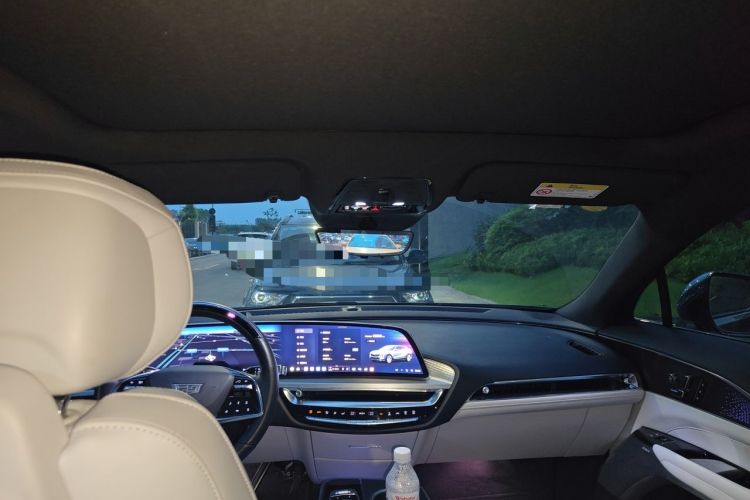 Used Cadillac LYRIQ 2022 Rear-Drive Long-Range Luxury Edition Headliner
