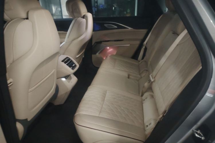 Used Cadillac LYRIQ 2022 Four-Wheel-Drive High-Performance Deluxe Edition Interior 4