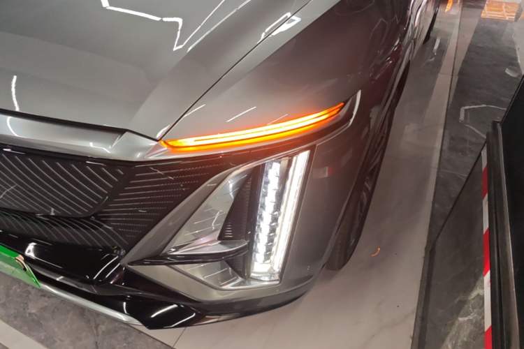 Used Cadillac LYRIQ 2022 Rear-Drive Long-Range Prestige Edition Left Front Headlight
