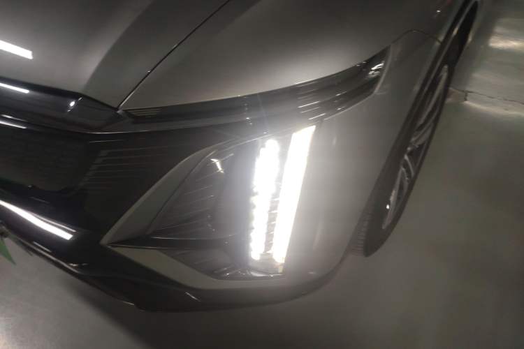 Used Cadillac LYRIQ 2022 Four-Wheel-Drive High-Performance Deluxe Edition Left Front Headlight
