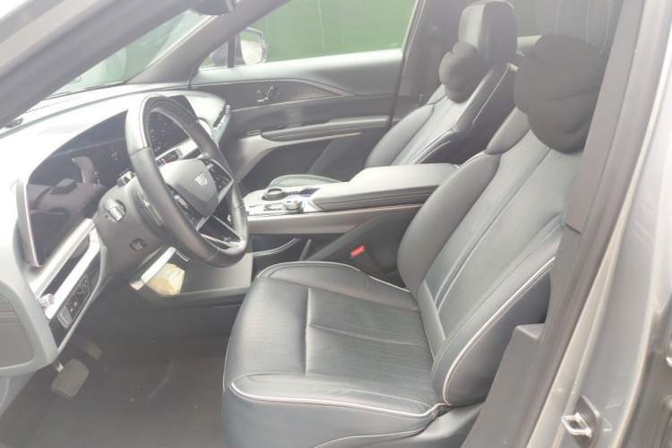 Used Cadillac LYRIQ 2022 Four-Wheel-Drive High-Performance Deluxe Edition Left Front Seat
