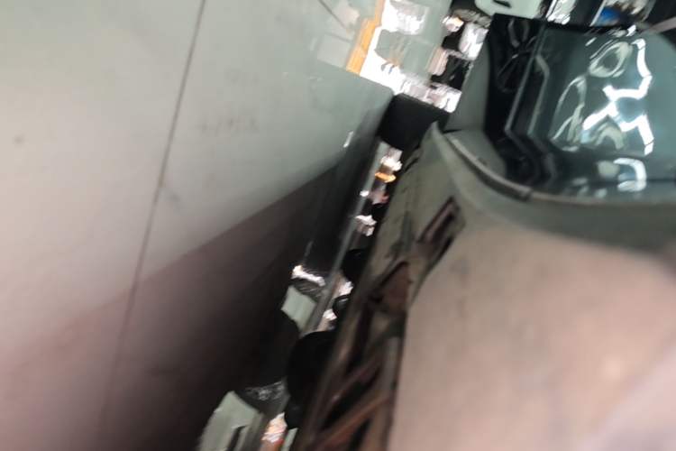 Used Cadillac LYRIQ 2022 Rear-Drive Long-Range Prestige Edition Right Side Sill