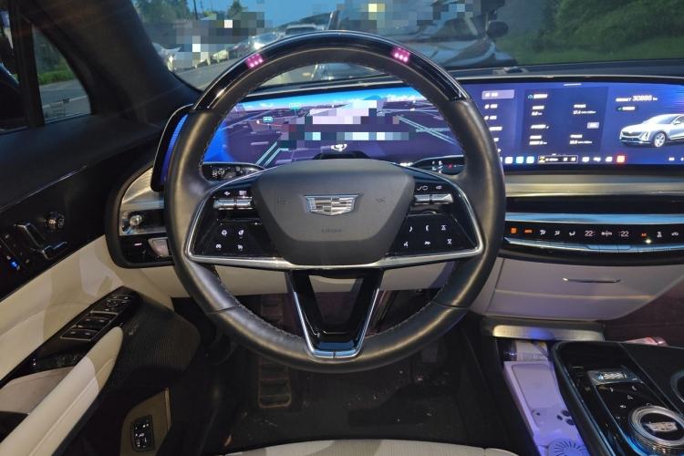 Used Cadillac LYRIQ 2022 Rear-Drive Long-Range Luxury Edition Steering Wheel