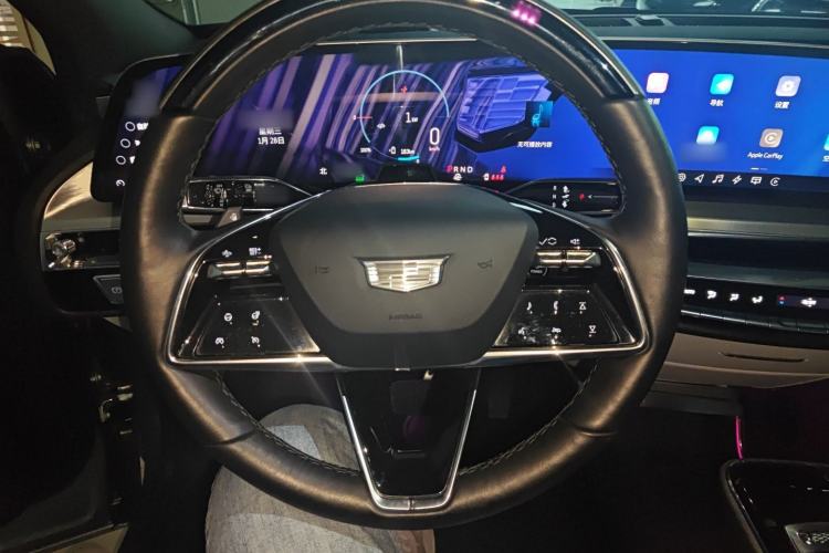 Used Cadillac LYRIQ 2022 Rear-Drive Long-Range Luxury Edition Steering Wheel