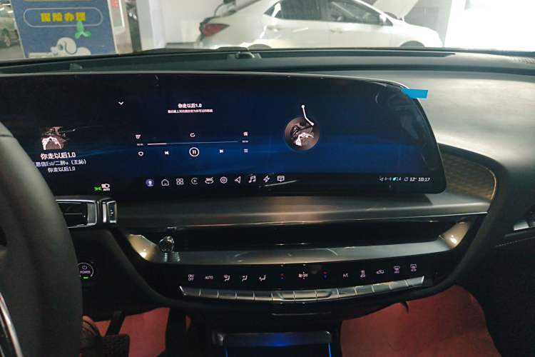 Used Cadillac LYRIQ 2022 Four-Wheel-Drive High-Performance Deluxe Edition Audio And AC Panel