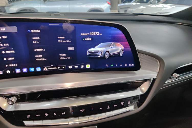 Used Cadillac LYRIQ 2022 Rear-Drive Long-Range Luxury Edition Audio And AC Panel