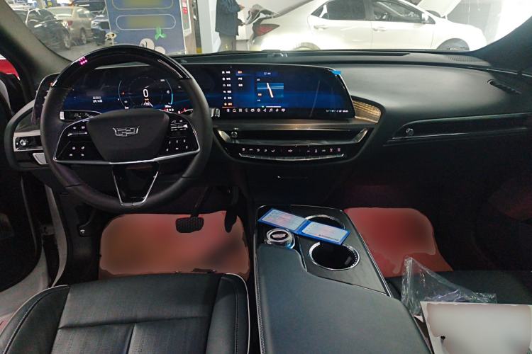 Used Cadillac LYRIQ 2022 Four-Wheel-Drive High-Performance Deluxe Edition Center Console