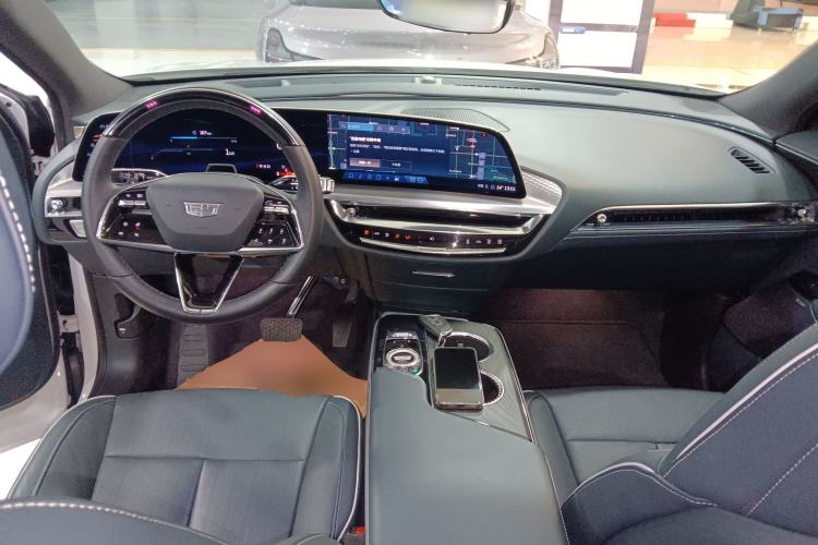 Used Cadillac LYRIQ 2022 Rear-Drive Long-Range Prestige Edition Center Console